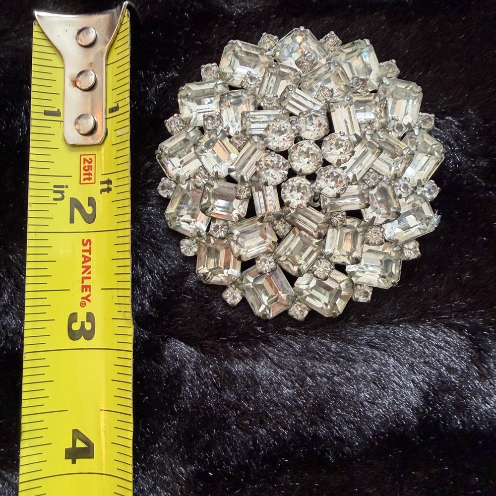 Albert Weiss Silver Rhinestones Brooch - Picture 4 of 7